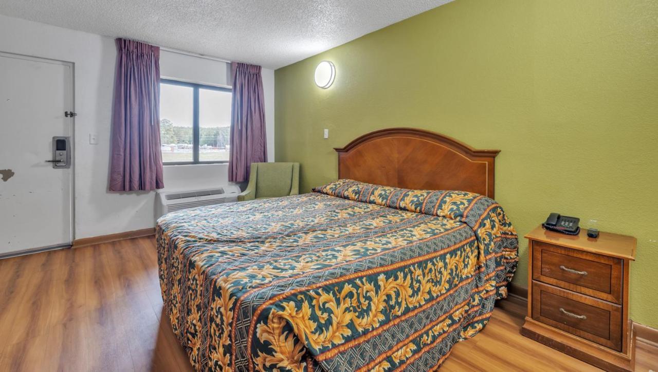 Studios&suites 4 Less Motel 2*