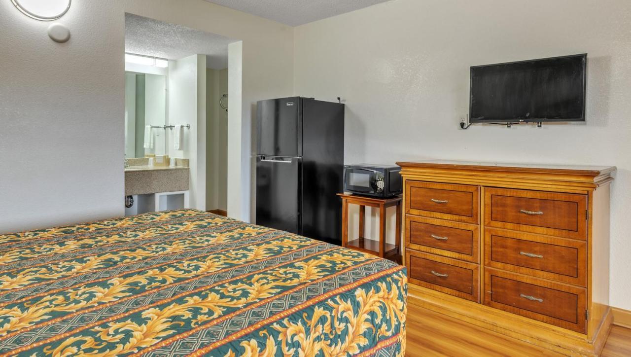 Motel Studios&suites 4 Less Emporia